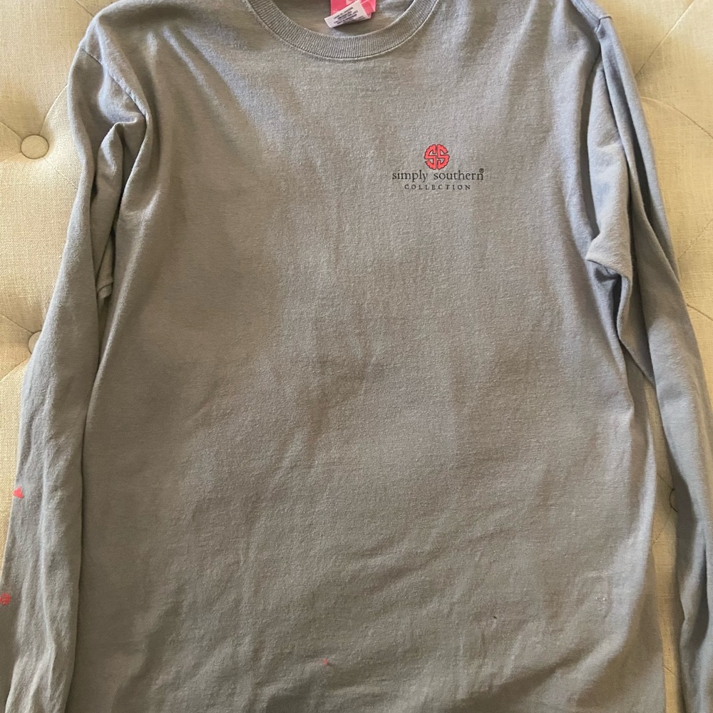 size medium super cute gray simply southern long sleeve shirt!